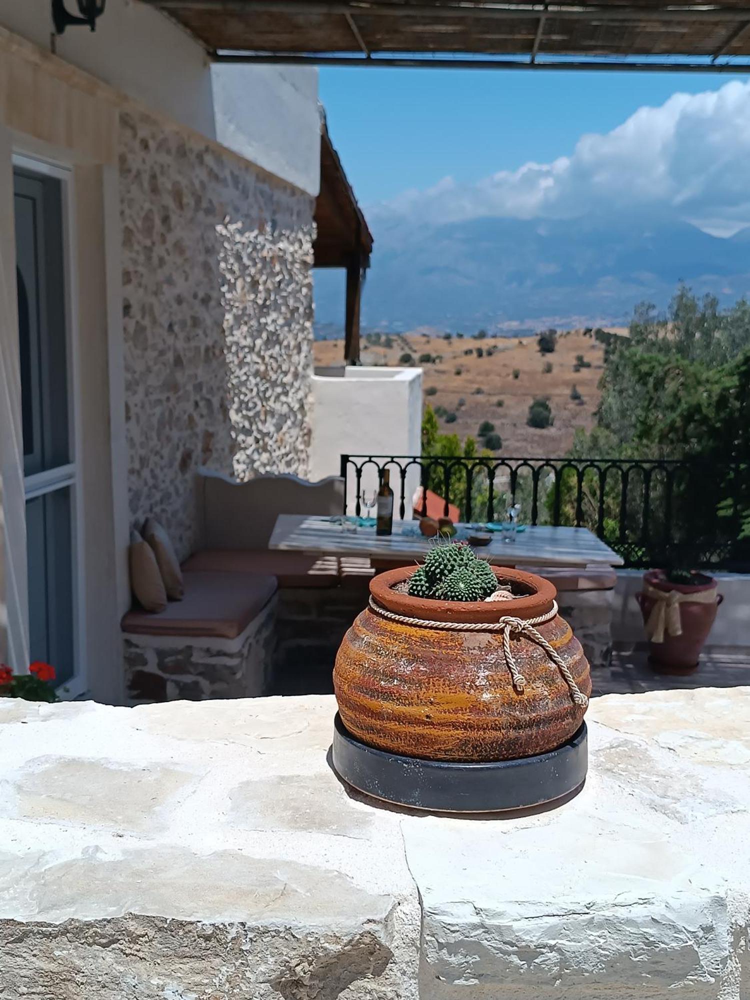 Eirini'S Traditional House Lístaros Exterior photo